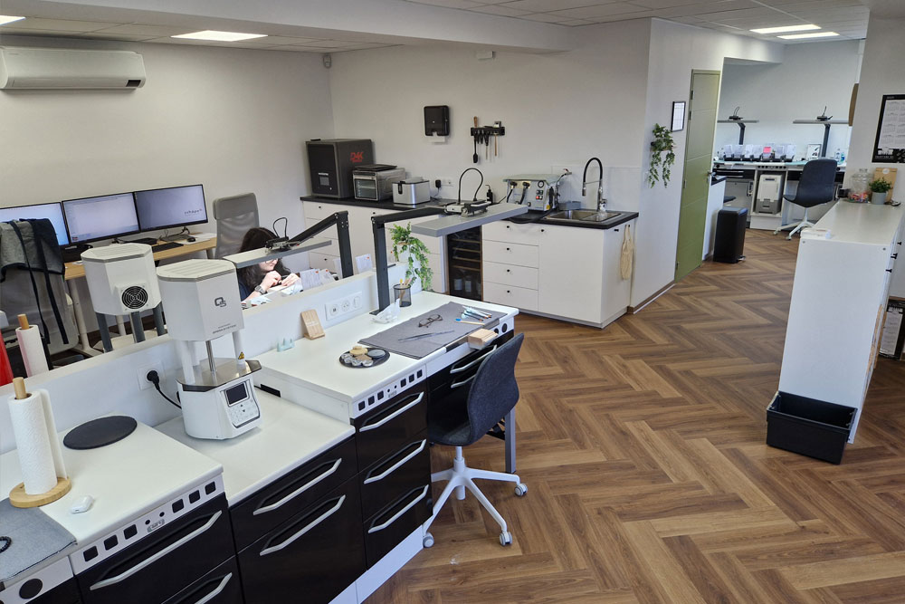 Salle technique Dent’ere 3D Salle technique du laboratoire de prothèses dentaires Dent’ere 3D